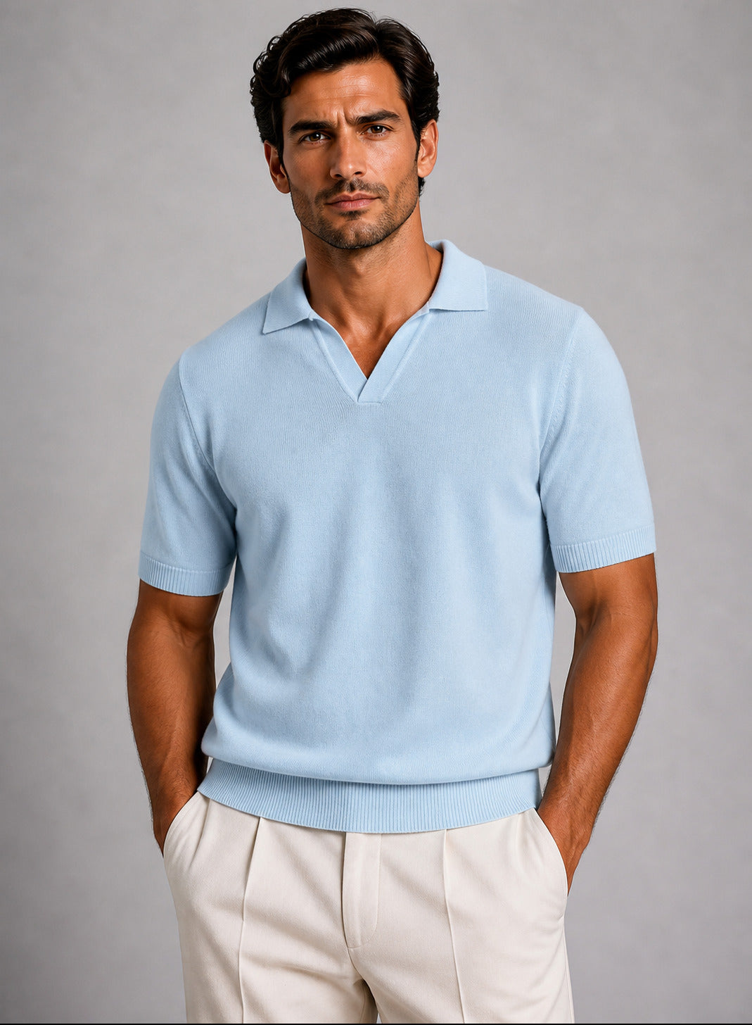 Hellblaues Strick-Polo mit V-Ausschnitt und Reverskragen – Ansicht 4